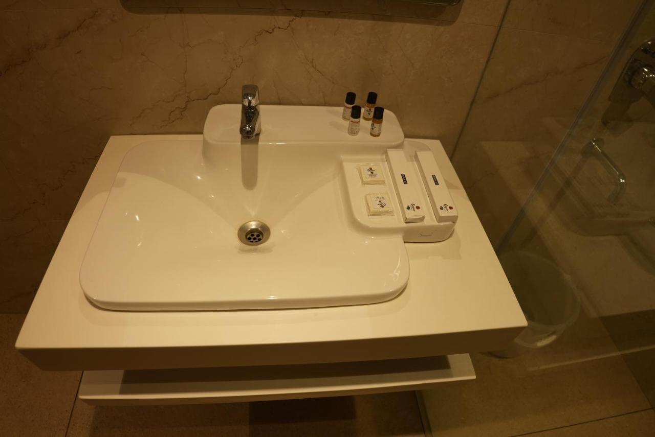 Hotel Ocean Vista Bay Visakhapatnam Bagian luar foto